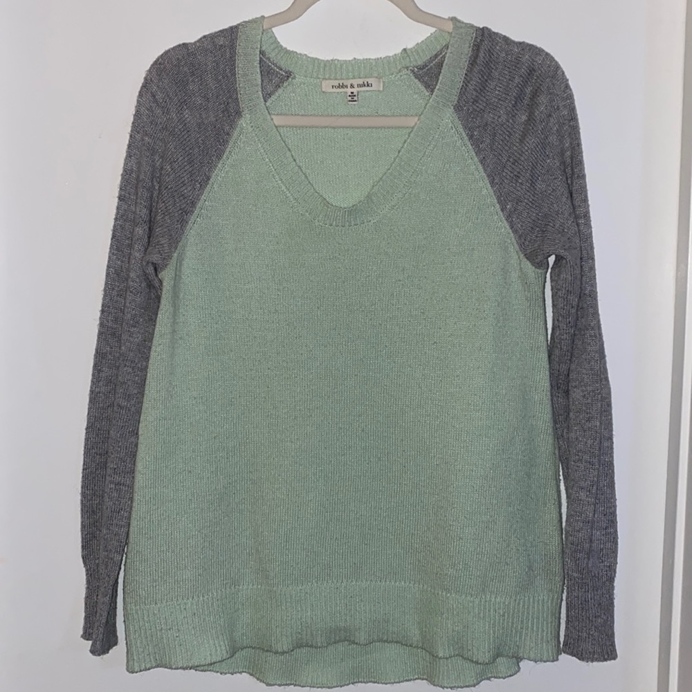 Robbi & Nikki Sweater Size M